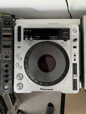 Pioneer CDJ-800MK2 Professional Digital DJ CD Player with MP3 Reader