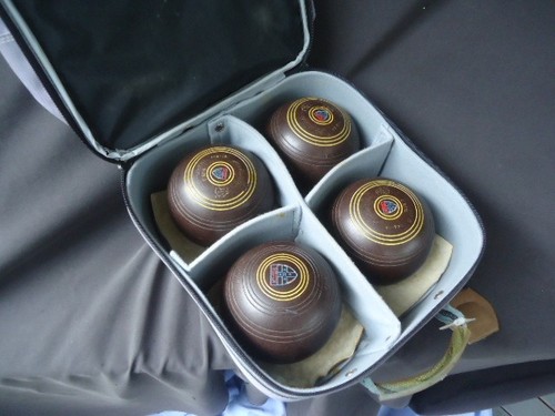 Vintage set lawn bowls size - set,