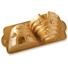 Cake Tin: Nordic Ware Beehive