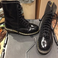 Dr Martens 1490 black smooth