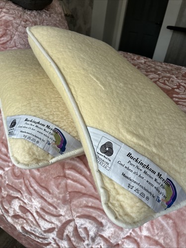 Pair pillows buckingham - of,