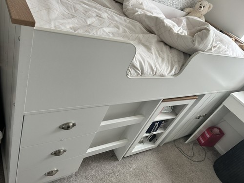 Single white cabin - single, bed