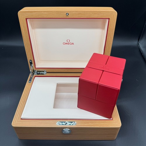 Omega genuine wooden watch - watch, box