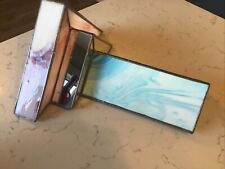 A BEAUTIFUL ORIGINAL 1930’s ART DECO STAINED GLASS WALL LIGHT.