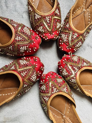 Handmade red jutti - red, for