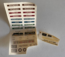 OO GAUGE - ODD STICKERS / TRANSFERS - STATION PLATES & BOOTH DIESEL LOCO CRANE