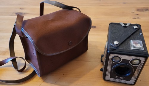 Kodak box brownie - six-20, model