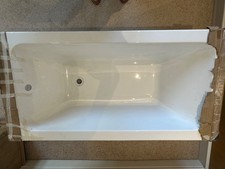 A Drench ArmourCast Bloque Small single ended bath