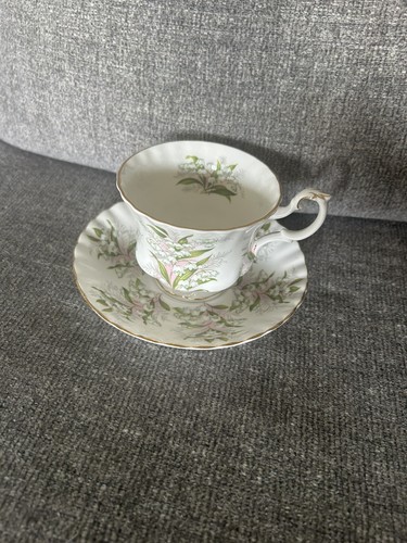 Royal albert lily - royal, of