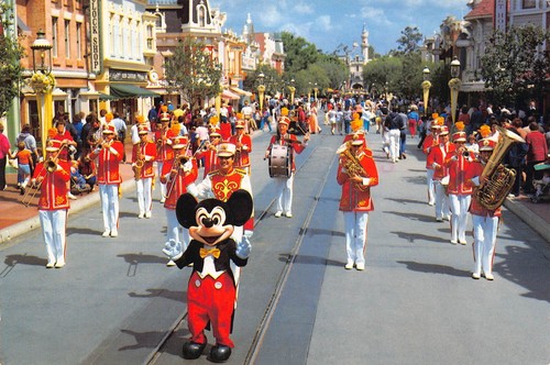 Disneyland postcards leader - ,
