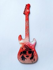 Taylor Swift guitar 21cm x 7cm