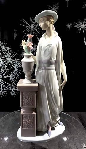 Lladro figurine lady - lladro, grand