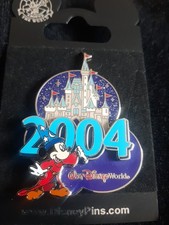 Disney Pin Trading 2004 Walt Disney World Badge Mickey Castle
