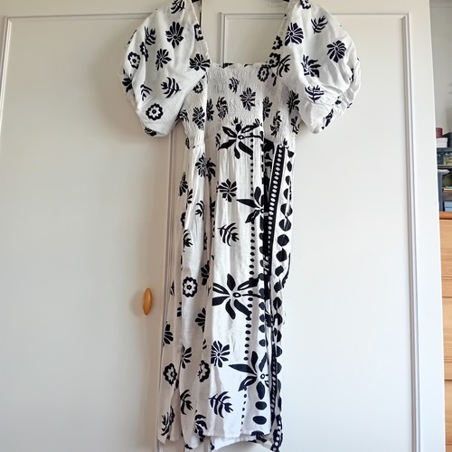 Bnwt size white black - 16,