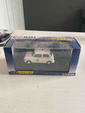 Corgi police car mini - police,
