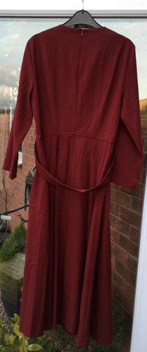 Bnwt zara dark - dark, red