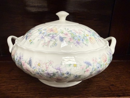 Wedgwood angela lidded - wedgwood, “angela