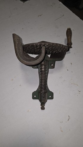 Old corn sheller - old,