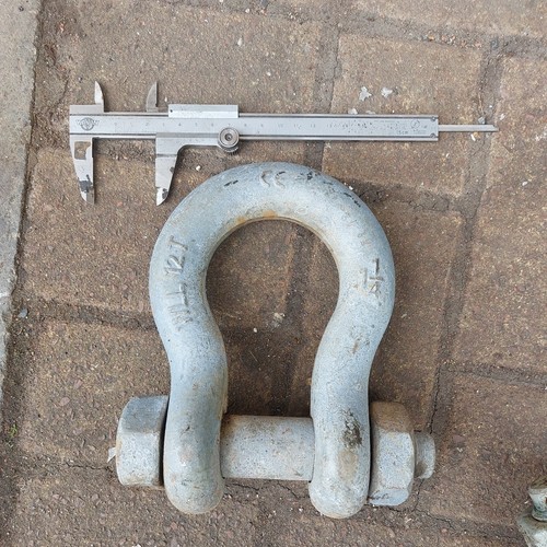 Large galvanised shackle - large,