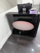 DIR Salon reception desk