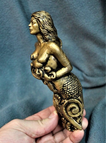Golden octopus figurehead - octopus, ship