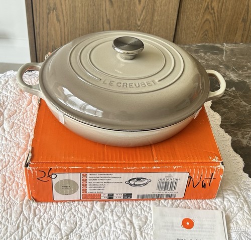 Rare creuset nutmeg - rare, le