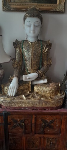 Burmese mandalay crowned - mandalay,