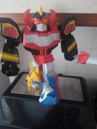 Mighty morphin power rangers - mighty,