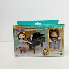 Sylvanian Families Grand Piano Concert Set Lion Pianist Multicoloured WRDC-EP