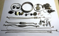Job Lot of VINTAGE SOLID SILVER JEWELLERY ect, 130g, Charm, Chains, Bracelet ect