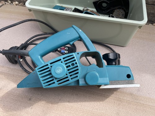 Makita 1902 240v - power, planer