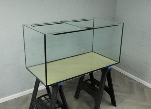 Aquarium fish tank customer - tank,