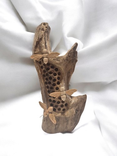 Chiselcraft hand carved bees - hand,