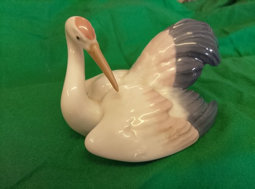 Lladro 1599 nesting crane - lladro, crane"