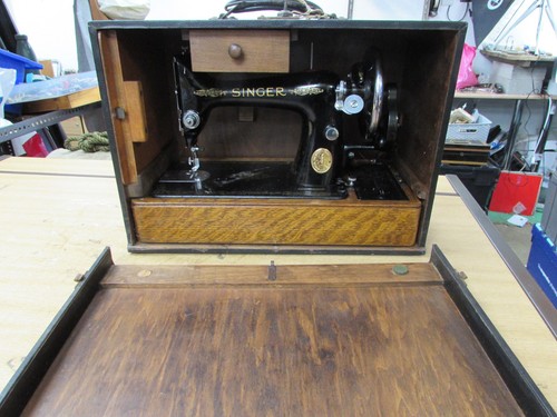 Vintage cased hand - (ref288z),