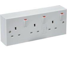Triple 3 Gang 13 Amp Switched