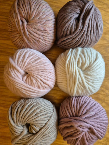 200g balls wool - 6,