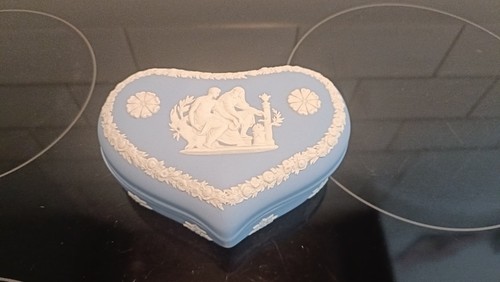 Wedgwood blue jasperware - blue,