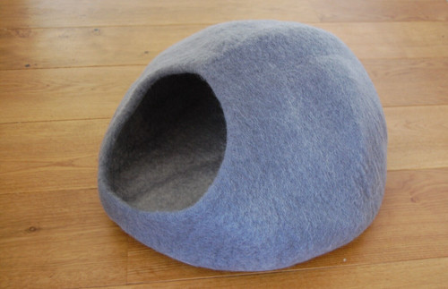 Hand felted pure wool cat - , cave