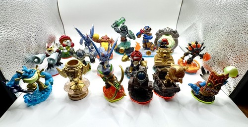 Skylanders figure bundle