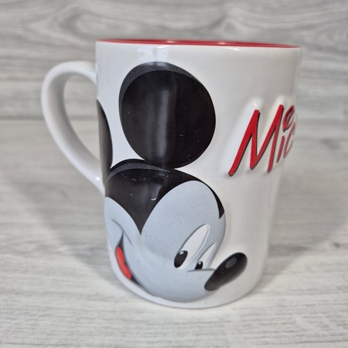 Disney store exclusive - store, 3d