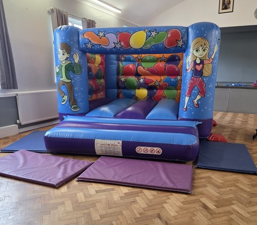 Bouncy castle - bouncy,