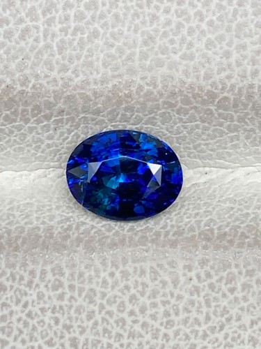 10ct natural blue sapphire - 1.10ct,