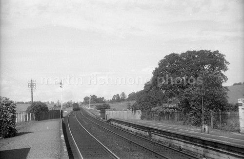 Sutton bingham station train - sutton,