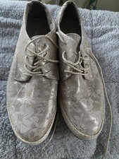Ladies Cream Laced Shoes Size