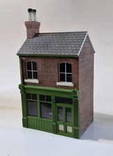Scale garden railway station - g,