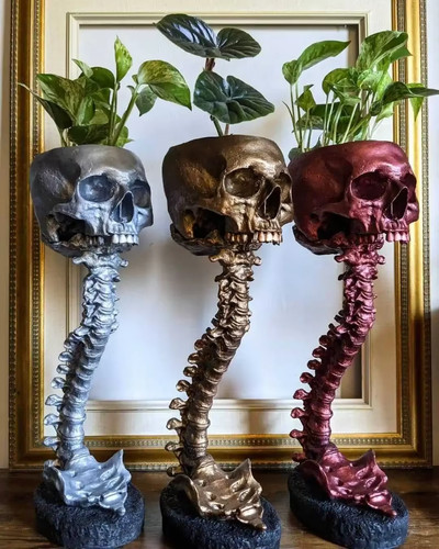 Skull spine gothic resin - skull,