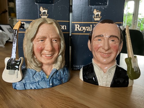 Royal doulton status quo toby - doulton,