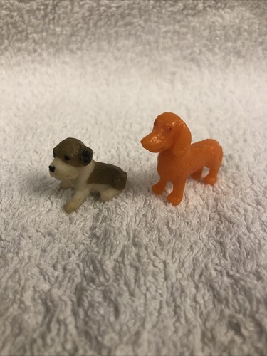 Miniature dolls house - dolls, dogs