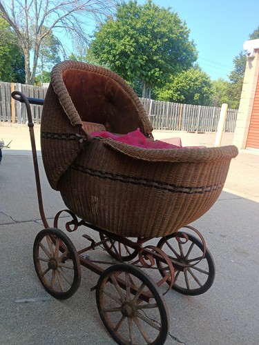 Vintage brown wicker metal - &,